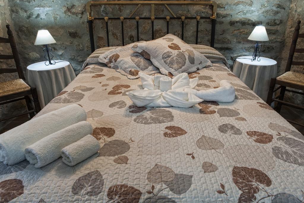 Apartamentos Rurales La Casa De Luis Santa Cruz de la Sierra Chambre photo
