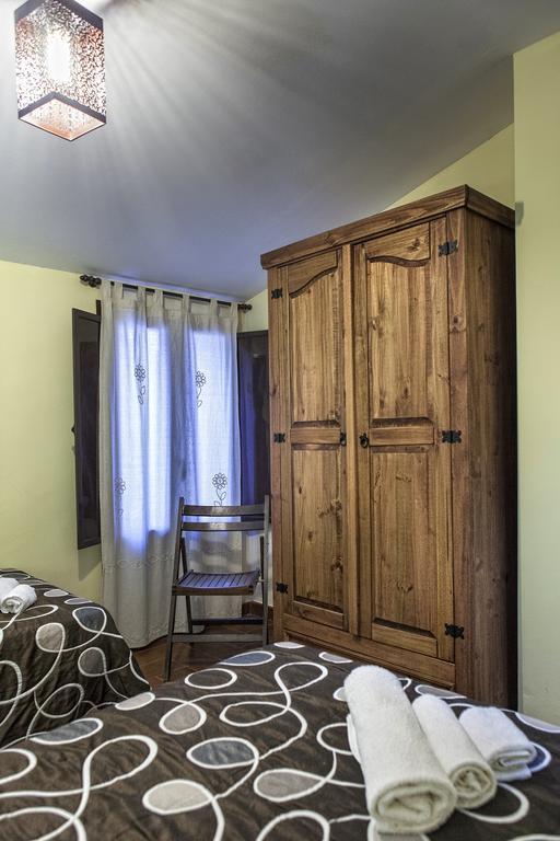Apartamentos Rurales La Casa De Luis Santa Cruz de la Sierra Chambre photo